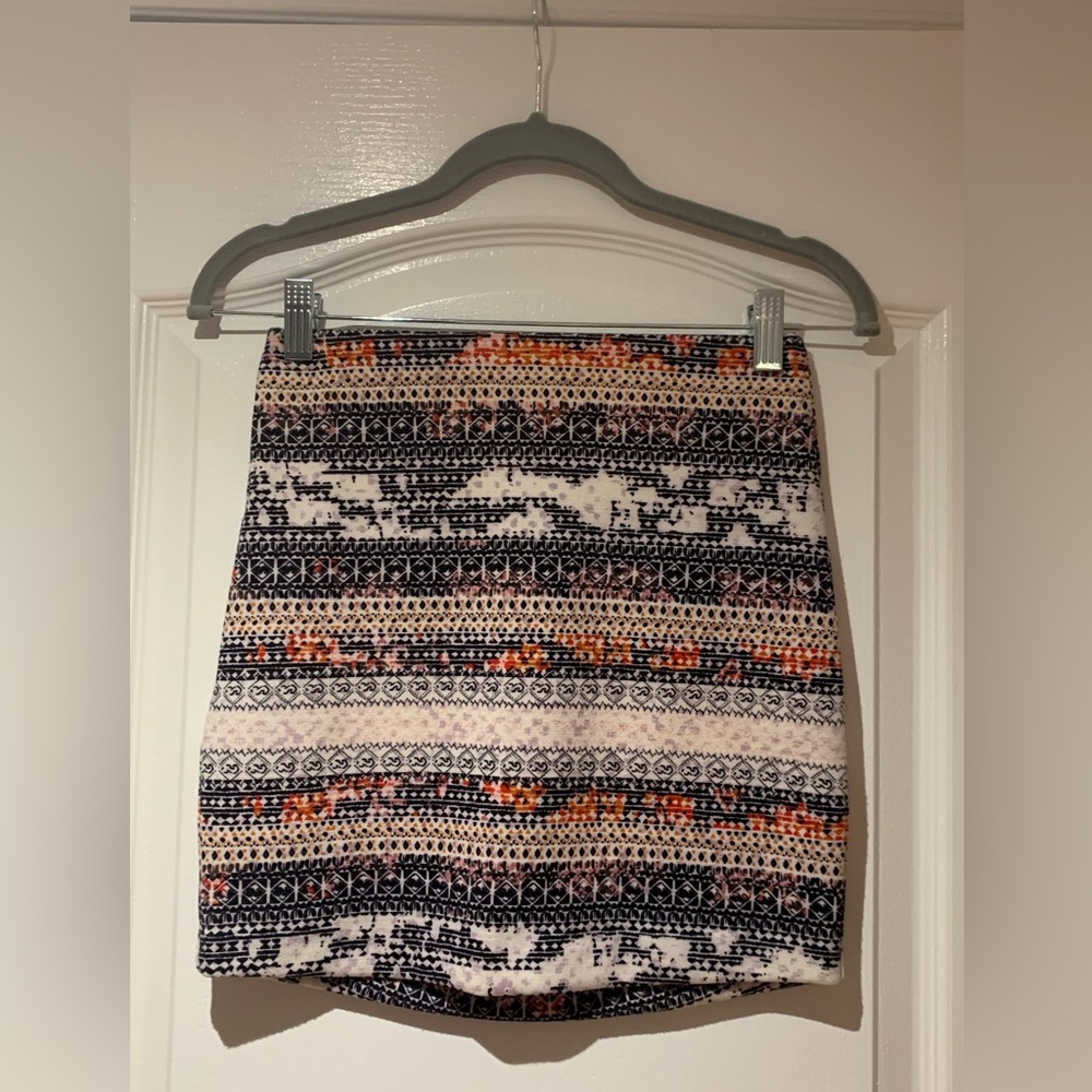 BCBGeneration mini skirt, elastic waistband, Size XS